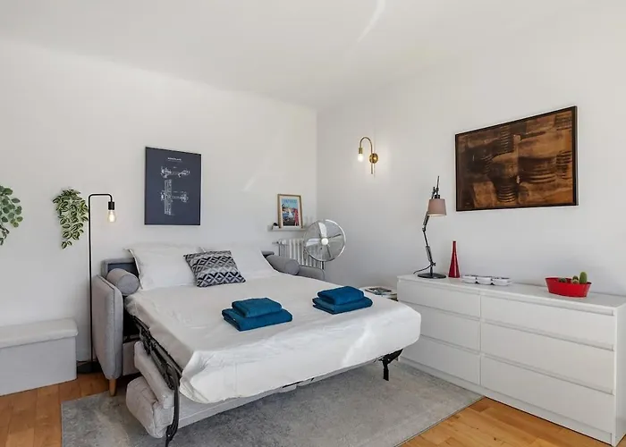 Centre Dernier Etage 2 Pieces * Antibes